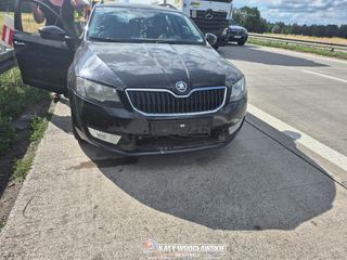 Dzień jak co dzień na A4. Kolizja 3 samochodów
