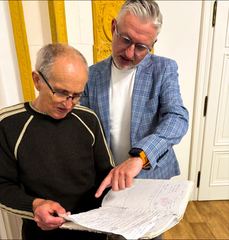 Pan Wiktor wygrał walkę z chorobą, a teraz zbiera wspomnienia z odwiedzonych miejsc