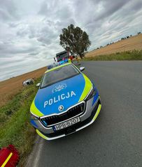 Uciekał przed policją i dachował w polu!