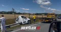 Wypadek z udziałem pojazdu pomocy drogowej