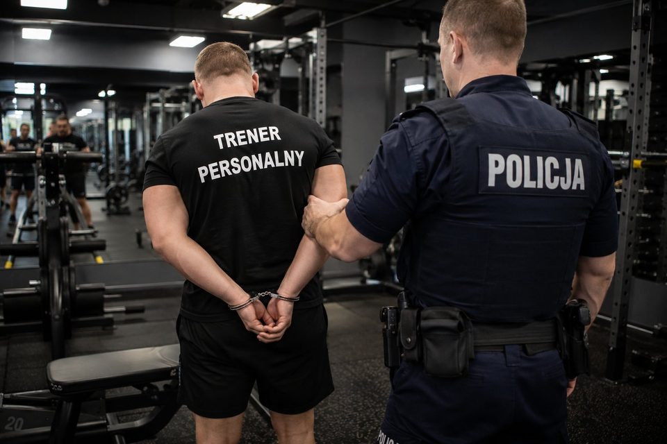 Chciały poćwiczyć z trenerem personalnym, straciły w sumie blisko 2 miliony złotych!