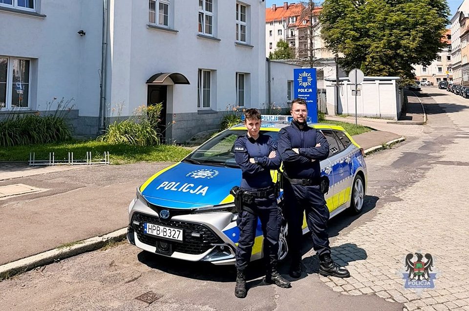 Policjanci zapobiegli tragedii i uratowali 38-latka