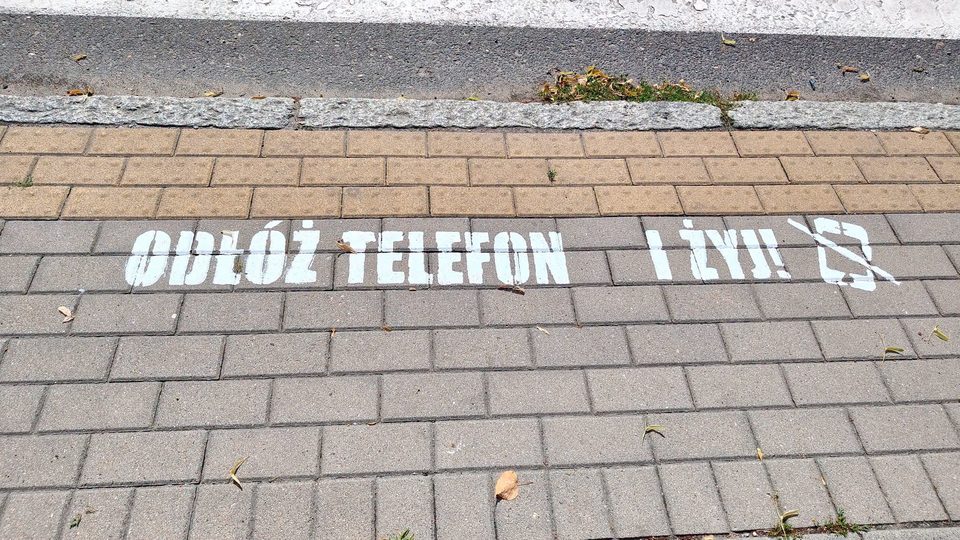 Odłóż telefon i... żyj!