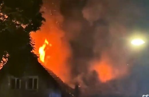 Pożar budynku w sobotnią noc. Jedna osoba nie żyje!