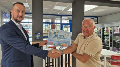 Uczcił swoje 73. urodziny na basenie. Przepłynął 455 długości