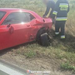 Groźne zderzenie dwóch aut i motocykla. Na miejscu śmigłowiec LPR
