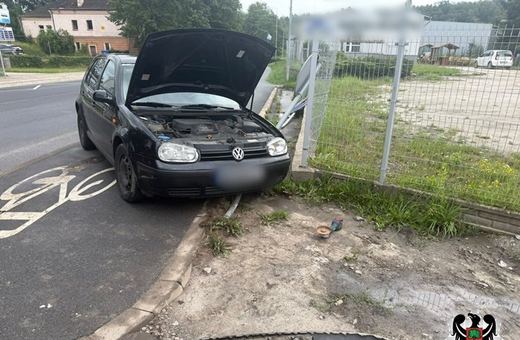 Doprowadził do kolizji nie posiadając uprawnień do kierowania pojazdami