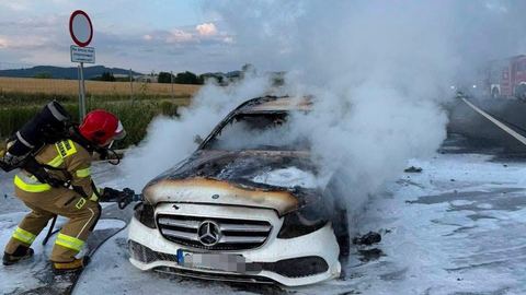 Mercedes w ogniu