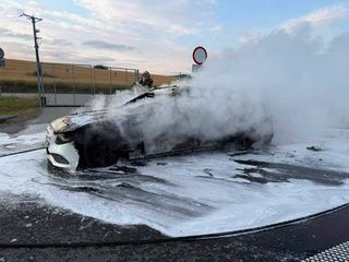 Mercedes w ogniu