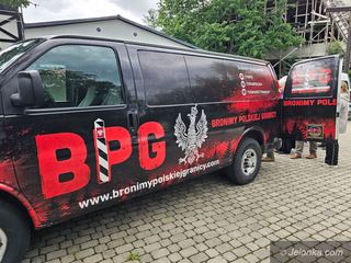 Bus-kaplica dotarł do Jeleniej Góry. Modlili się za Polskę