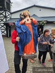 Bus-kaplica dotarł do Jeleniej Góry. Modlili się za Polskę