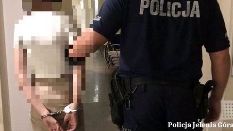 Poprosiła o szklankę wody, a potem okradła właścicielkę...
