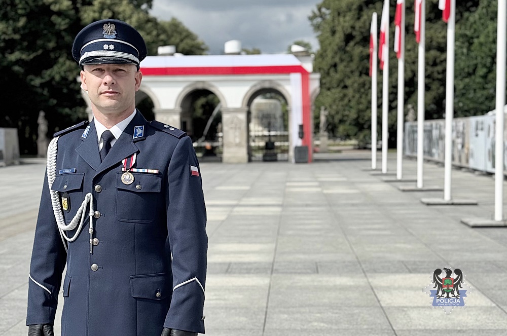 Policjant wałbrzyskiego garnizonu odznaczony przez Prezydenta RP