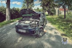 21-latka "dachowała" w terenie zabudowanym