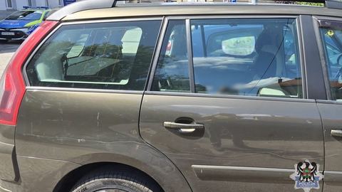 Skrytykował kobietę jak parkuje, to zarysowała mu w akcie zemsty auto...