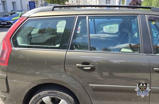Skrytykował kobietę jak parkuje, to zarysowała mu w akcie zemsty auto...
