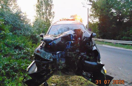Tragiczny wypadek, siedem osób w aucie, w tym jedna w bagażniku