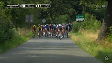 Kraksa podczas Tour de Pologne przed Piechowicami: ok. 20 kolarzy na trasie