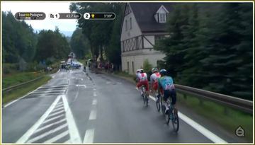Kraksa podczas Tour de Pologne przed Piechowicami: ok. 20 kolarzy na trasie