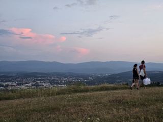RCB znów straszy burzą. Alerty pogodowe robią się dla niektórych nudne