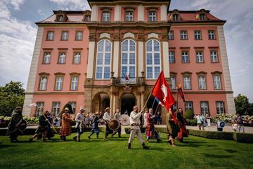 Rycerze zawładną Zamkiem Książ