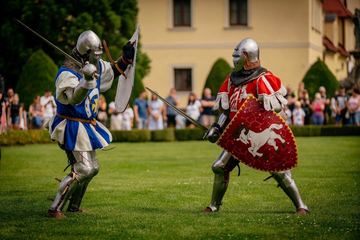 Rycerze zawładną Zamkiem Książ