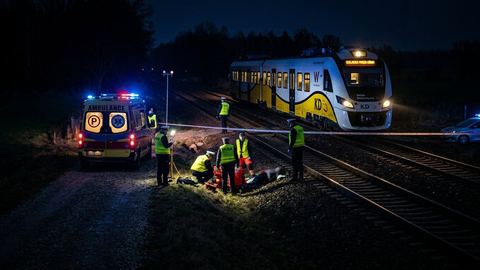 25-latek potrącony przez pociąg