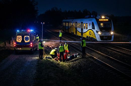 25-latek potrącony przez pociąg