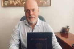 Popularny pisarz Marek Krajewski ma już swój adres w Wałbrzychu