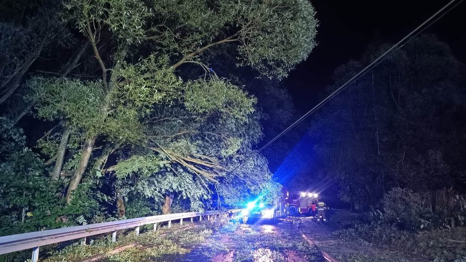 Nocna walka strażaków w Gorcach