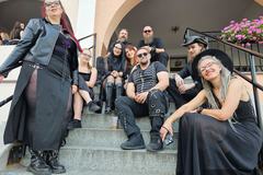 Mroczny strój a wiara. W co wierzą uczestnicy Castle Party?