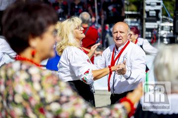 Biesiada na ludowo i sportowo