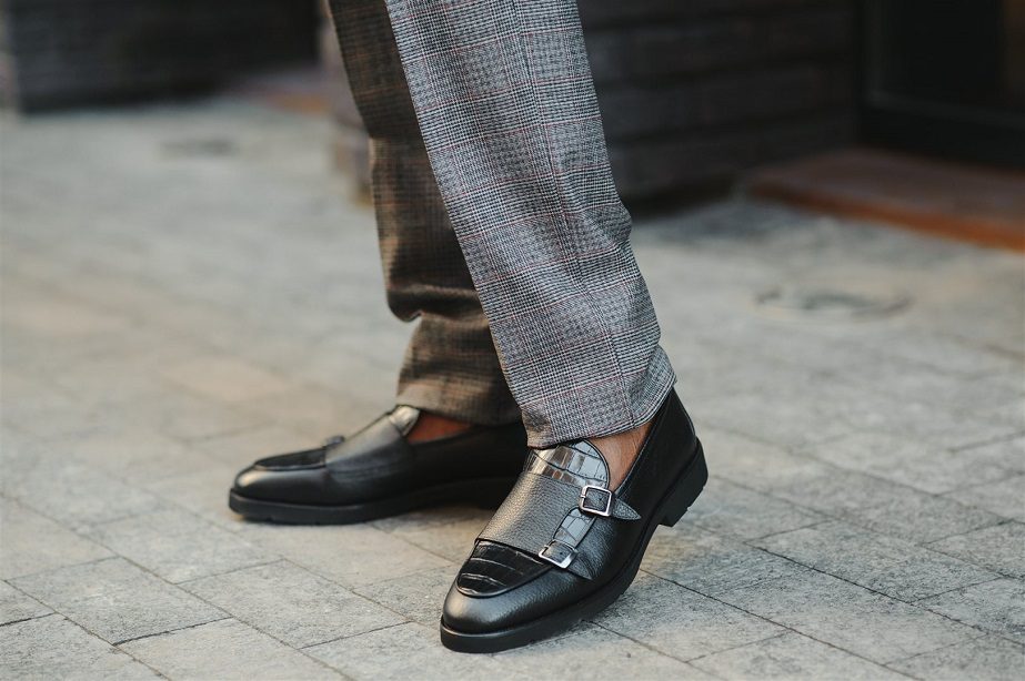 Czółenka czy sneakersy? Jak dobrać buty do charakteru stylizacji?