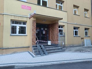 Służby postawione od rana na nogi. Alarm bombowy w szkole na 1 września!