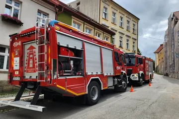Zalało kamienicę po awarii rury wodociągowej