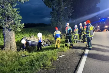 Groźny wypadek zakończony dachowaniem