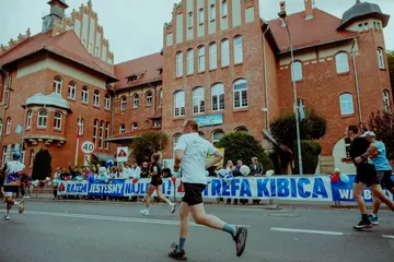 Biegowe święto w Wałbtrzychu. Pobiegło ponad 3500 śmiałków [WYNIKI]