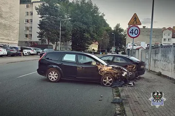 Spowodował kolizję na 11 Listopada. Był pijany i bez uprawnień