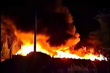 Kolejny olbrzymi pożar, tym razem składowiska opon