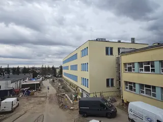 Budynek H już bez rusztowań. Oddanie obiektu jeszcze w tym roku