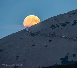 Goniła księżyc nad Śnieżką