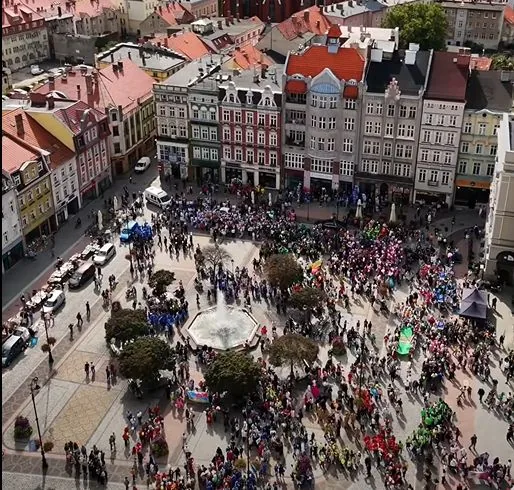Fantastyczna zabawa podczas Wielkiej Parady Mieszkańców