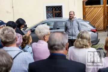 Stoją "murem" za proboszczem