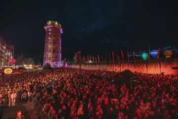 Apel o miłość, wałbrzyski teledysk i tłumy pod sceną. Finał Dni Wałbrzycha z Zalewskim, Varius Manx i Zalią