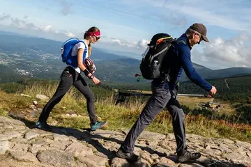 Aż 200 osób zrezygnowało po drodze - 140 km do przejścia to morderczy dystans - VIDEO