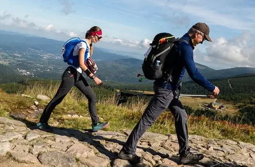 Aż 200 osób zrezygnowało po drodze - 140 km do przejścia to morderczy dystans - VIDEO