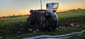 Chwile grozy na A4: Nocny wypadek z udziałem ciągnika i pokjazdu dostawczego