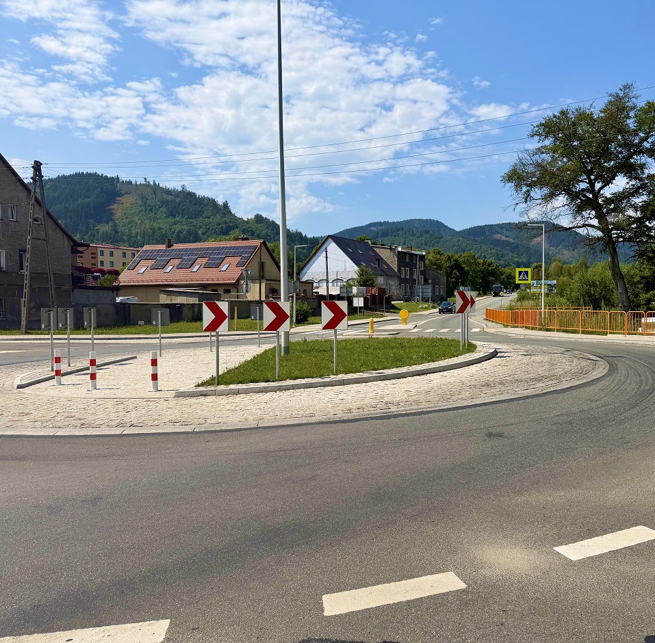 Nowe rondo w Jedlinie-Zdroju ma już swoją nazwę