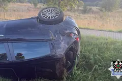Straciła panowanie nad autem i dachowała