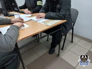 Nakradł sprzętu za blisko 100 tysięcy złotych, do tego narkotyki w termosie